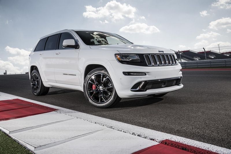 Jeep_grand-cherokee_srt_2014_Foto_3