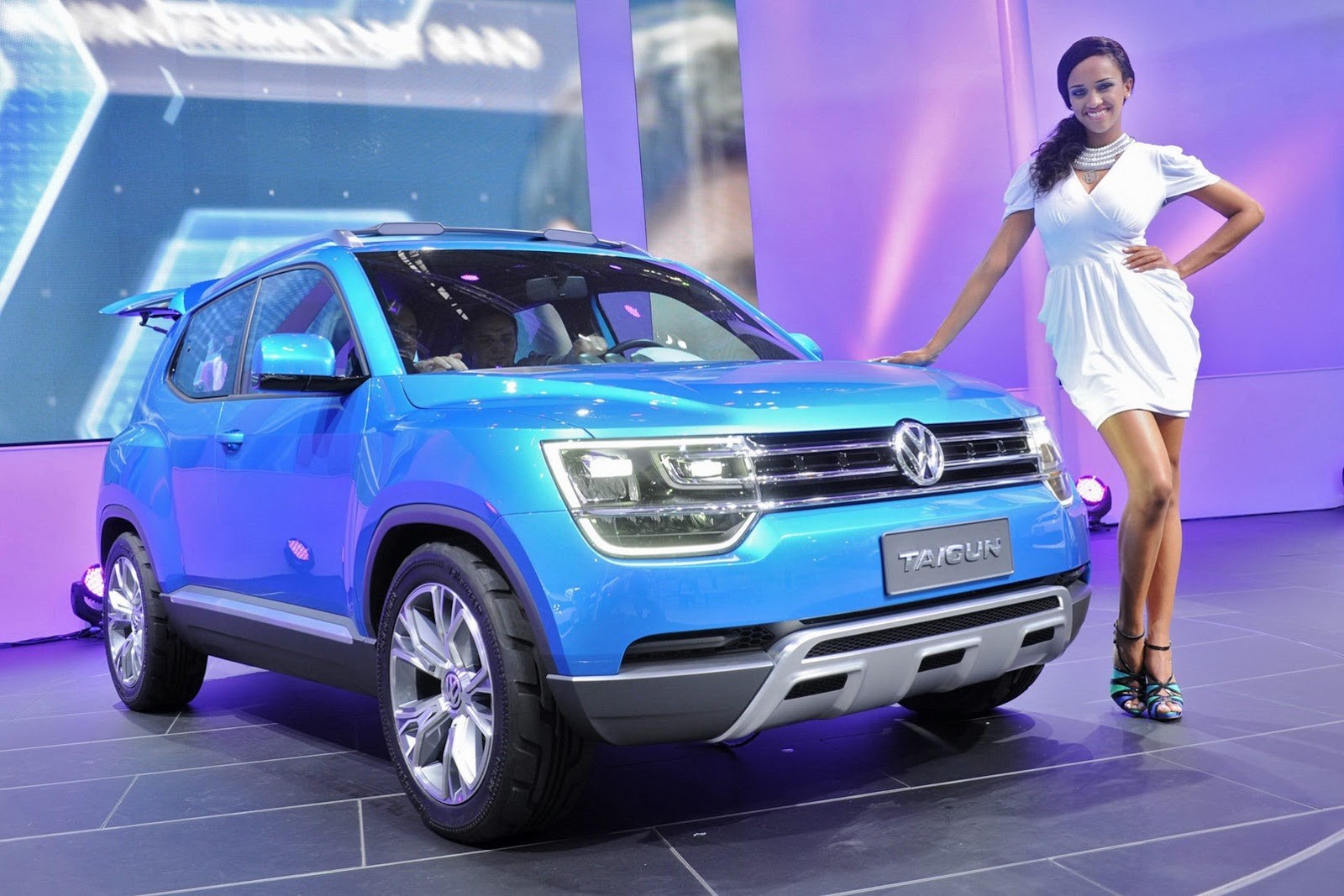 2-015-Volkswagen-Tiguan_3