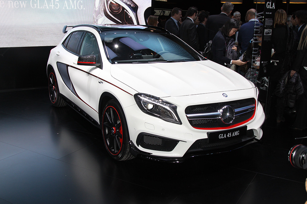 1Mercedes-Benz-GLA-45-AMG_1