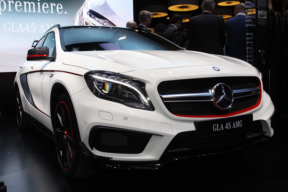 1Mercedes-Benz-GLA-45-AMG_3