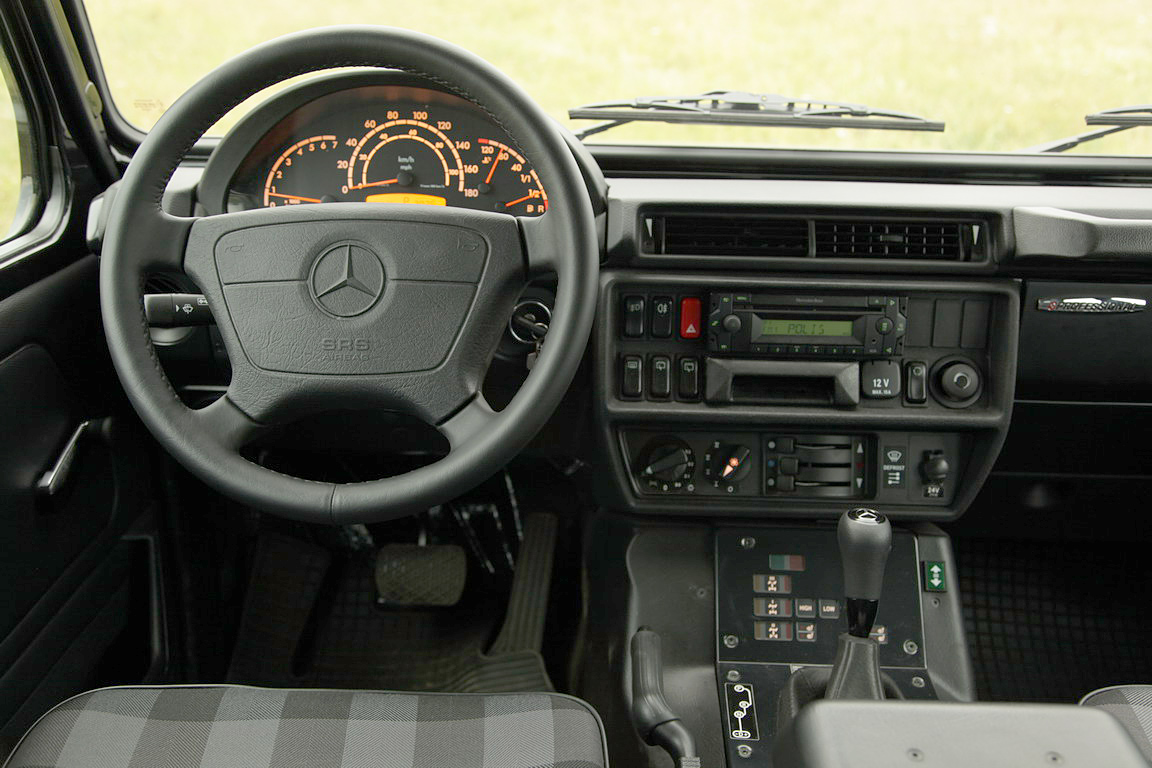 1Mercedes-G-Class-Professional_3