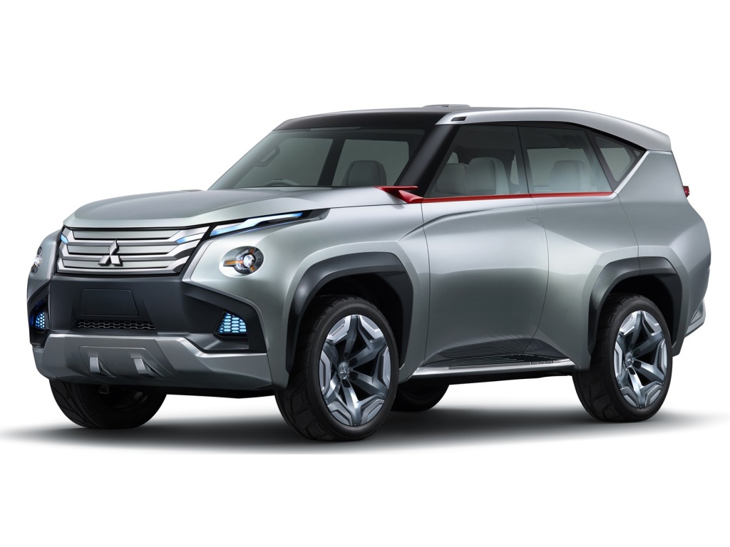 1Mitsubishi-pajero-2015_2