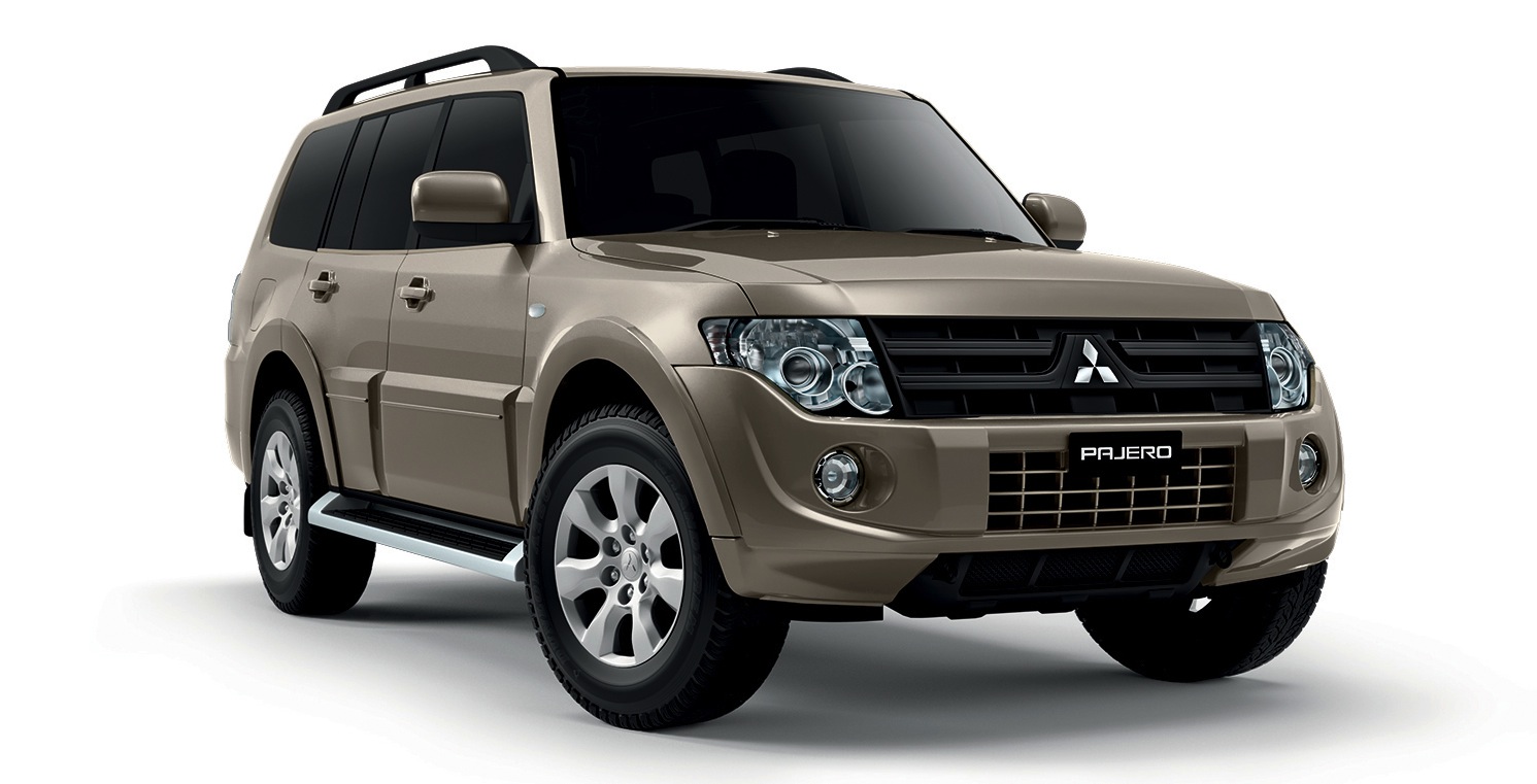 1Mitsubishi-pajero-2015_3