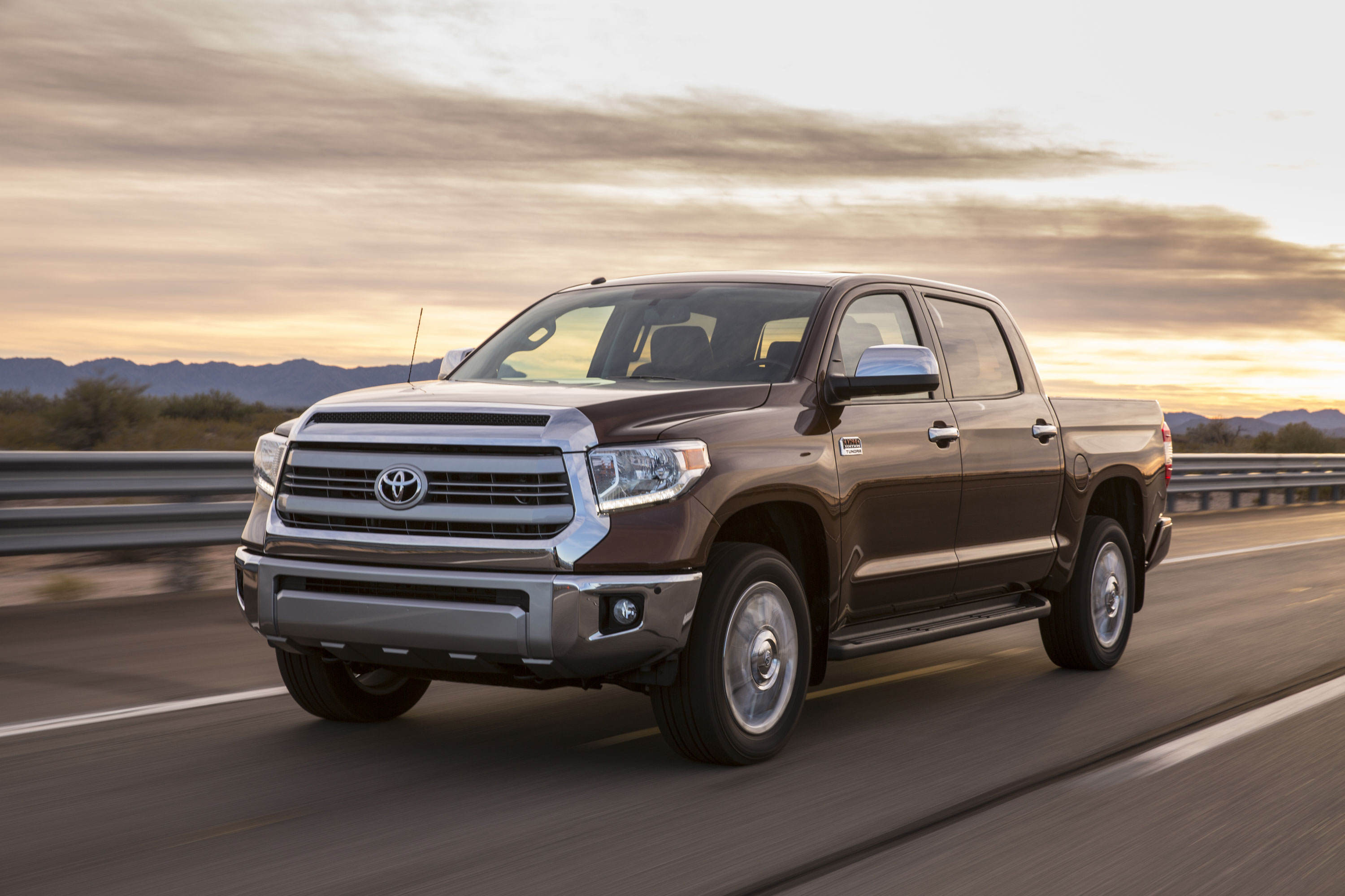 1Diesel-Toyota-Tundra_2