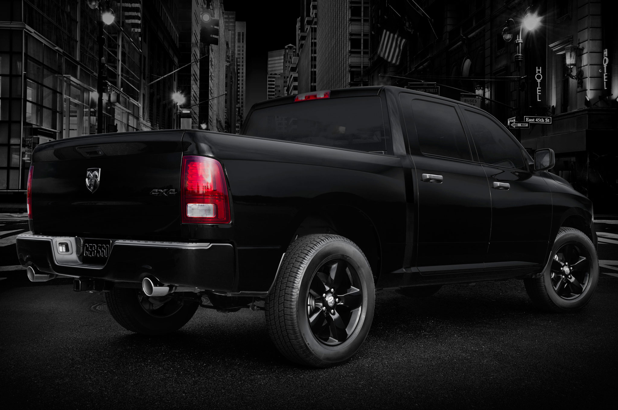 1Dodge-Ram-Black_3