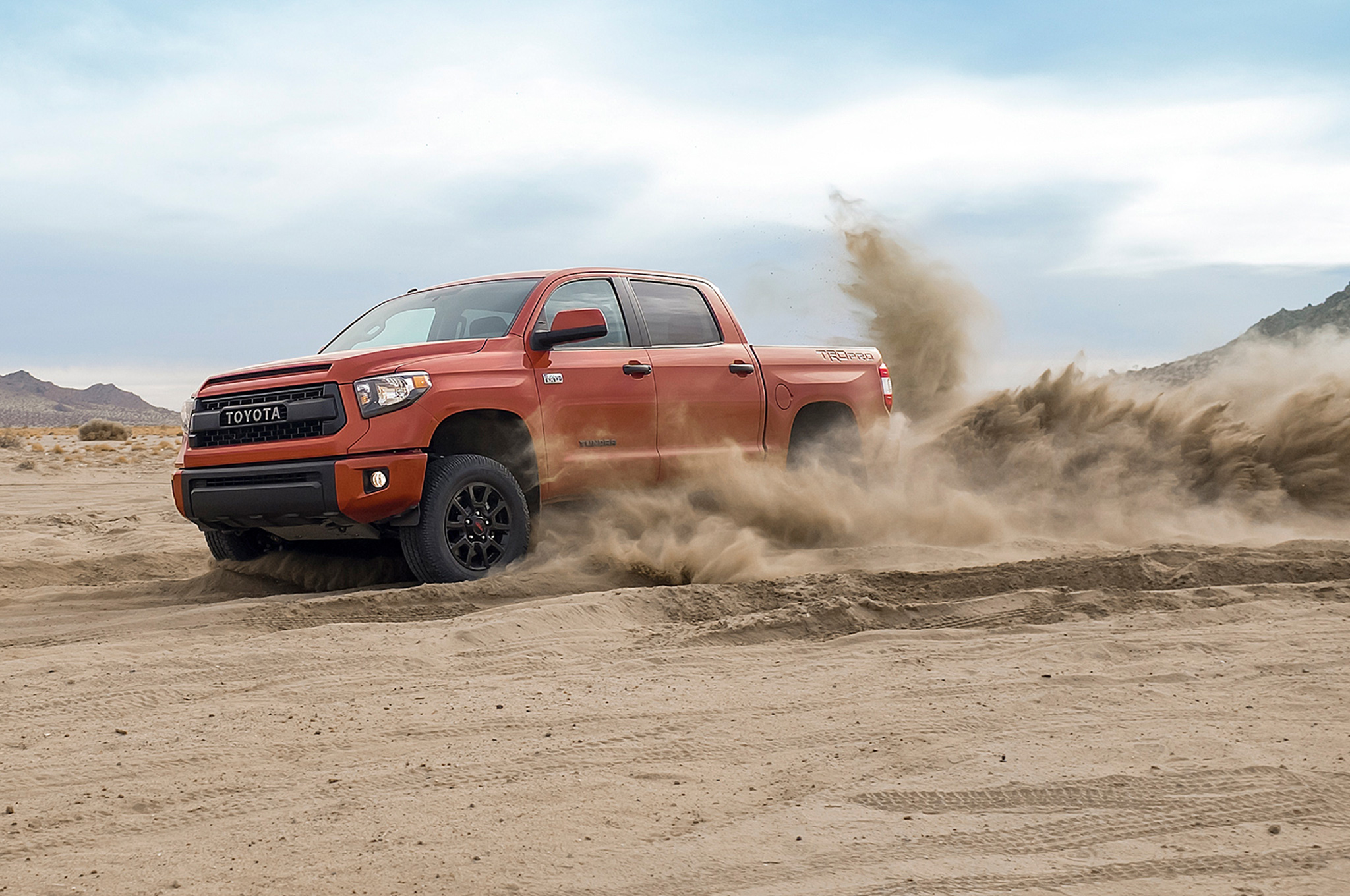 2015-toyota-tundra-trd-pro-sliding-2