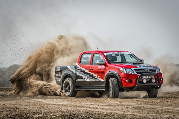 toyota_hilux_racing_experience_7-600x400