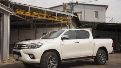 Toyota_Hilux_2016_Winch9